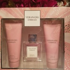 Vera Wang Embrace set